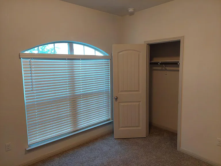 18400 Calasetta Dr — Photo 20