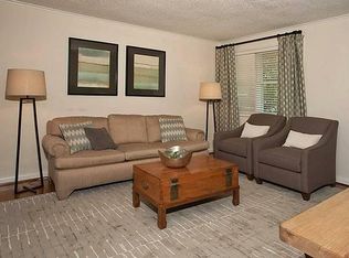 100 Maxwell Rd, Chapel Hill, NC 27517