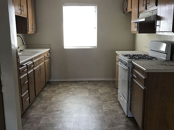 3rd image of 5826 Tujunga Ave APT 07