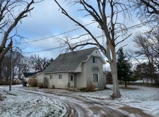 249 Chestnut St, Dallas City, IL 62330