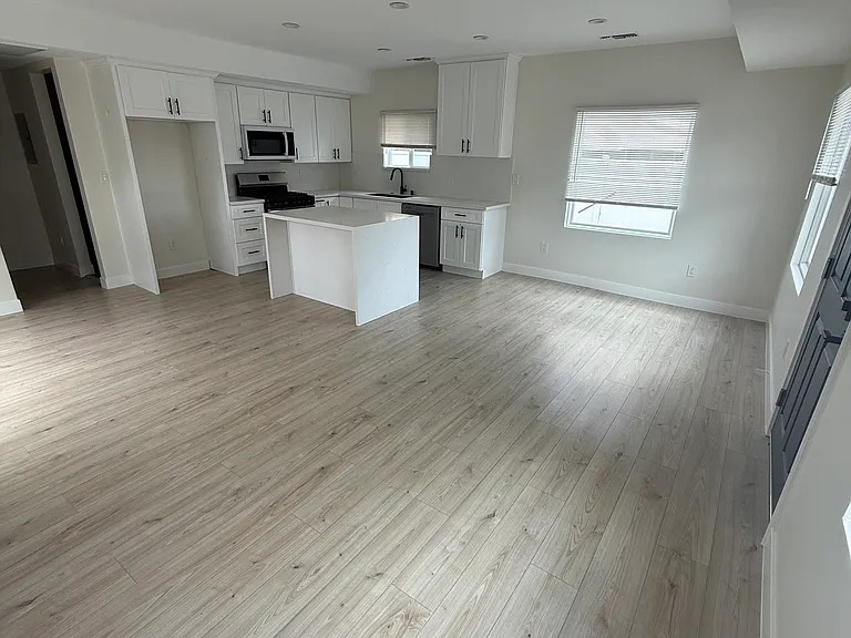 1170 Raymond Ave — Photo 13