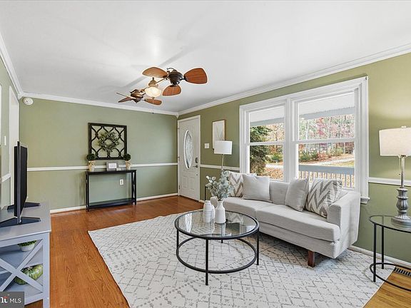 3rd image of 27420 Birch Manor Cir