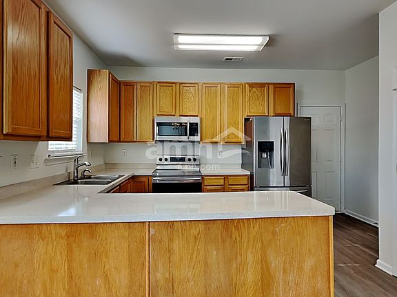 3rd image of 154 Elrosa Rd