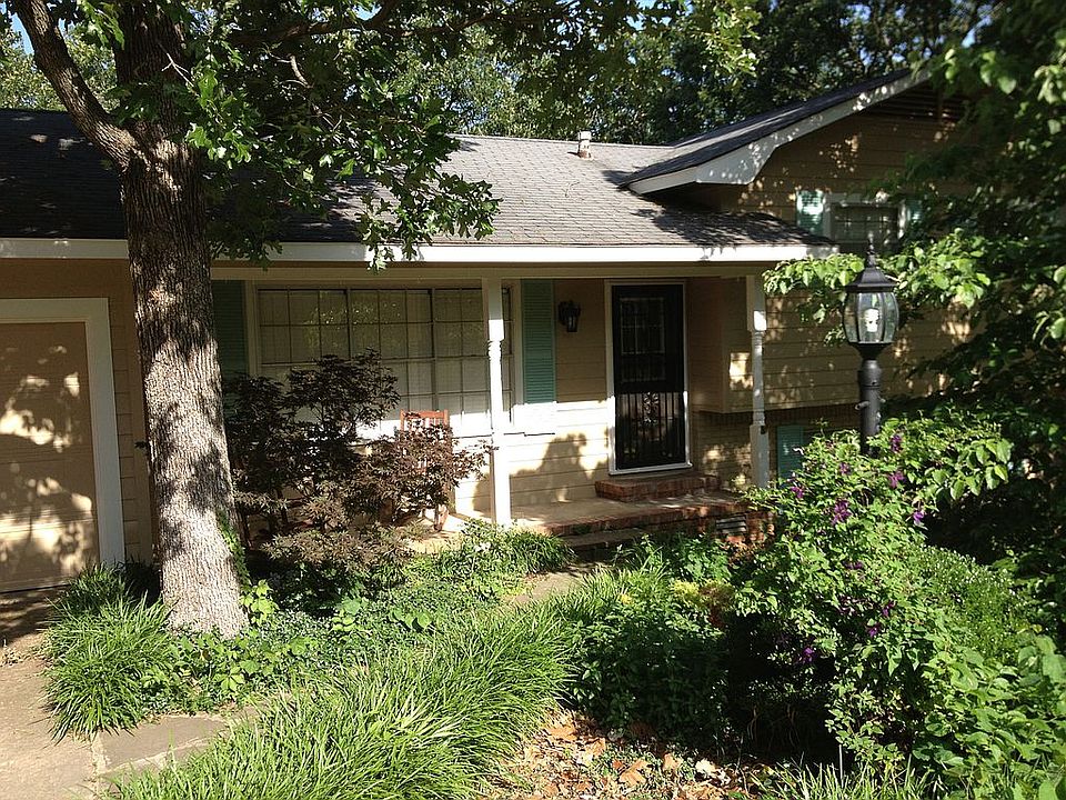 2nd image of 1942 N Austin Dr