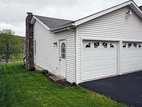 4th image of 309 Burd Dr