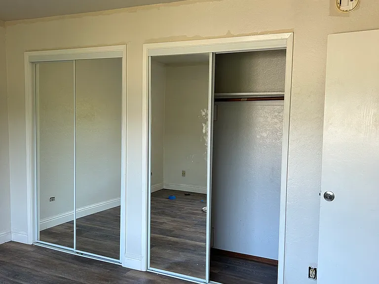 492 Van Buren St #3 — Photo 2