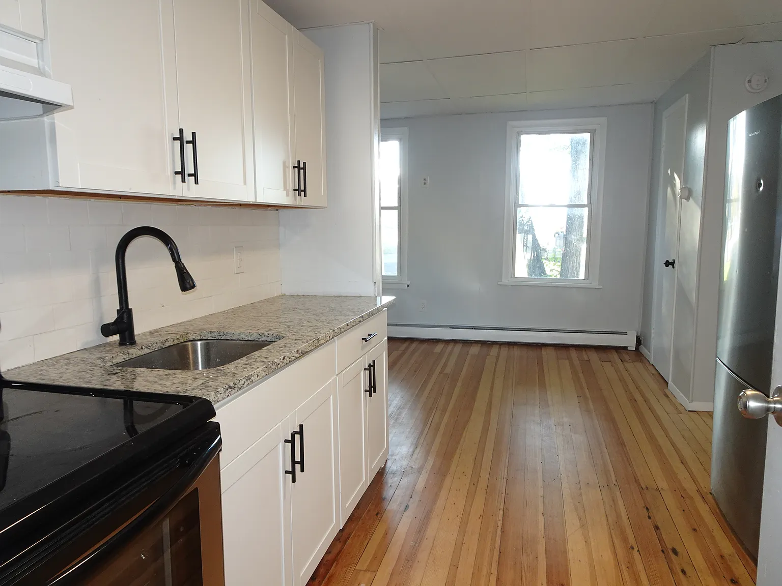 2 bed, 500 sqft, $1,700 — Photo 3