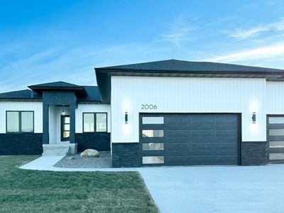 2006 Reese Rd, Cedar Falls, IA, 50613