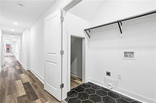 2033 Conti St — Photo 12