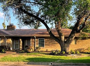 411 Hampton Ct, Longview, TX 75605