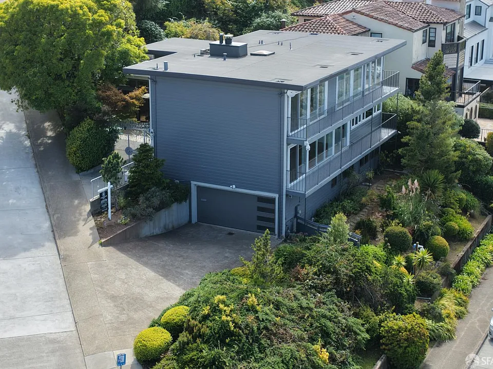 2 Glenbrook Ave
