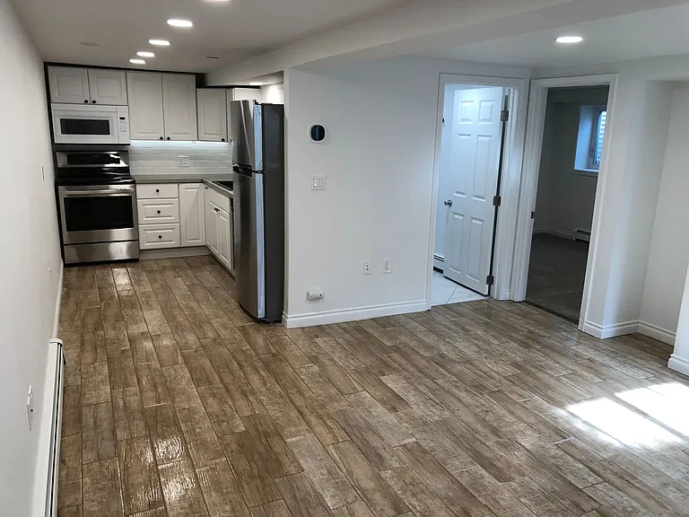 1622 Turner St — Photo 2