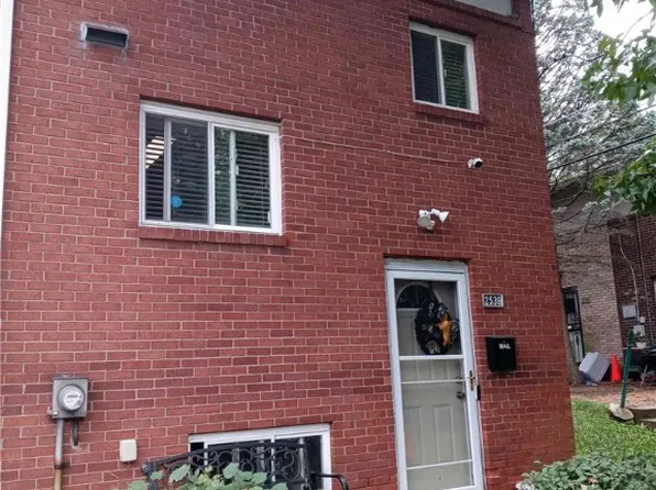 2539 E Hills Dr, Pittsburgh, PA 15221