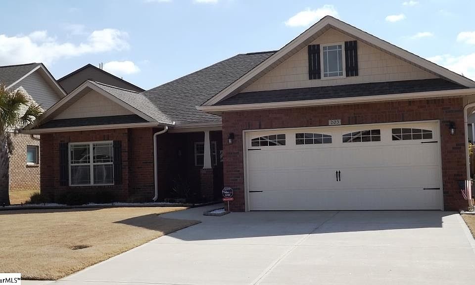 2nd image of 203 Airdale Ln