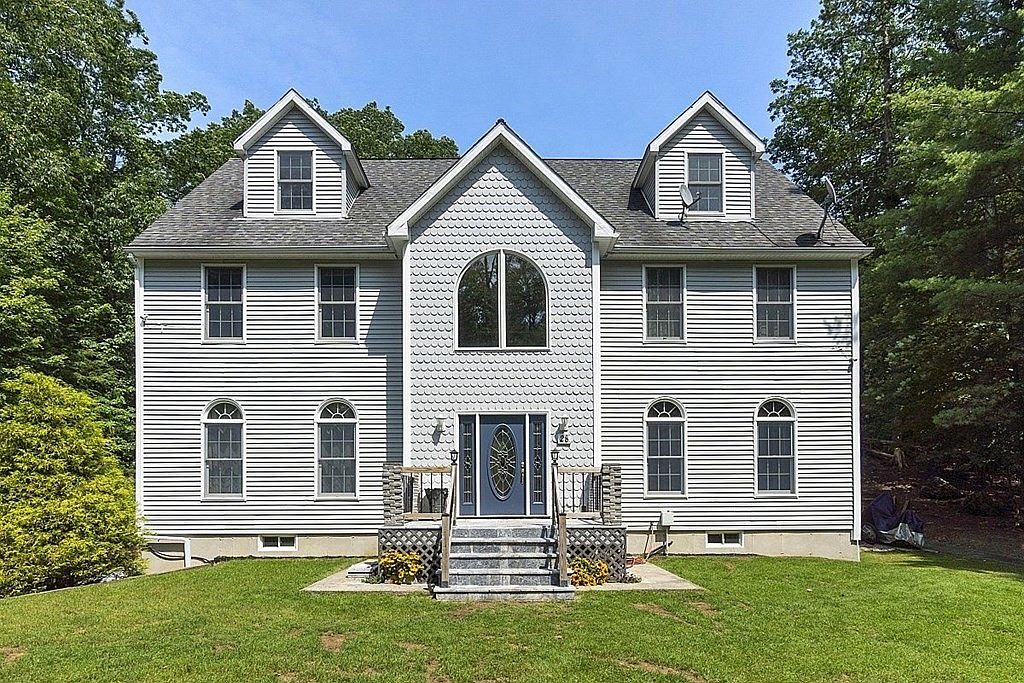 28 Lake Shore Dr, Leominster, MA 01453 | Zillow