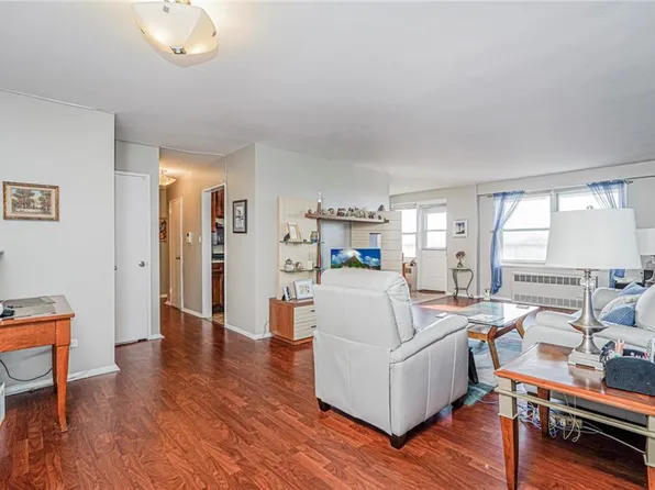 2630 Cropsey Avenue 7J image 3 of 12