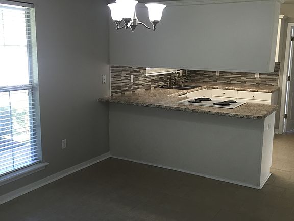 2nd image of 307 Bradford Dr