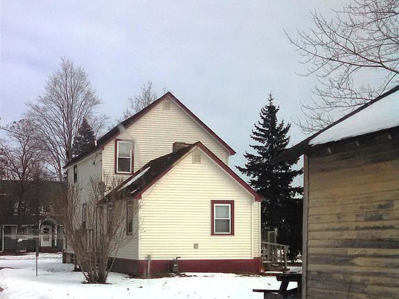 4th image of 923 2nd Ave W