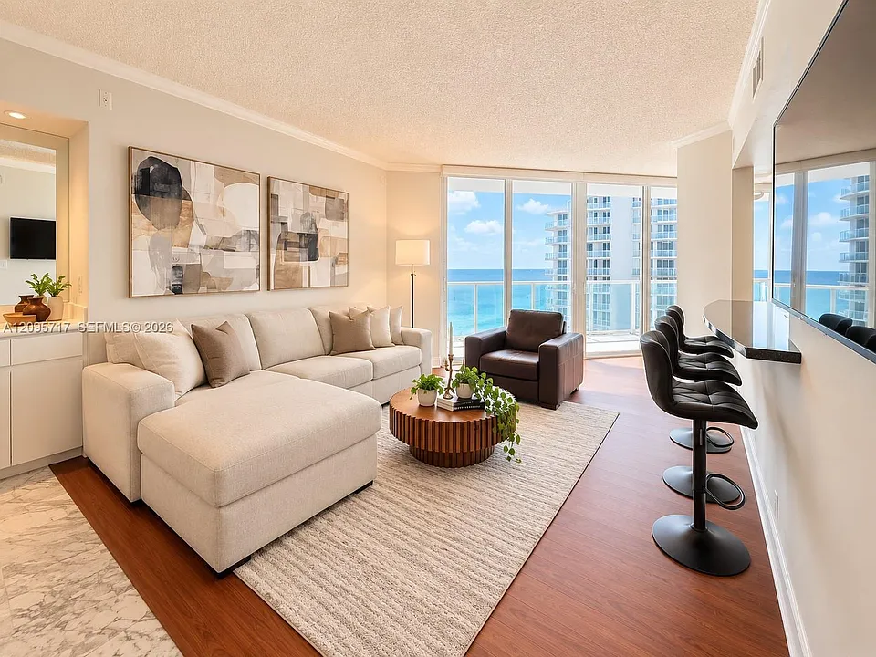 16485 Collins Ave #2032