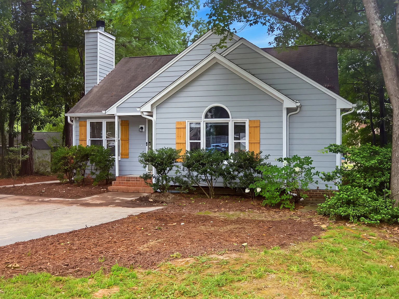 3 bed, 1165 sqft, $2,495 — Photo 2