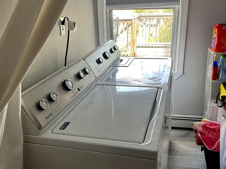 514 E 3rd St #2 — Photo 7