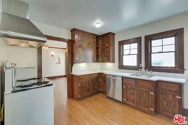 1548 Micheltorena St #1/4 — Photo 4