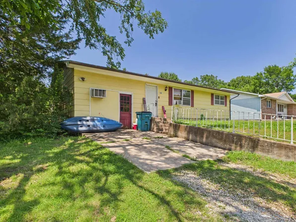 110 McDonald Meadows Pkwy, Bull Shoals, AR 72619