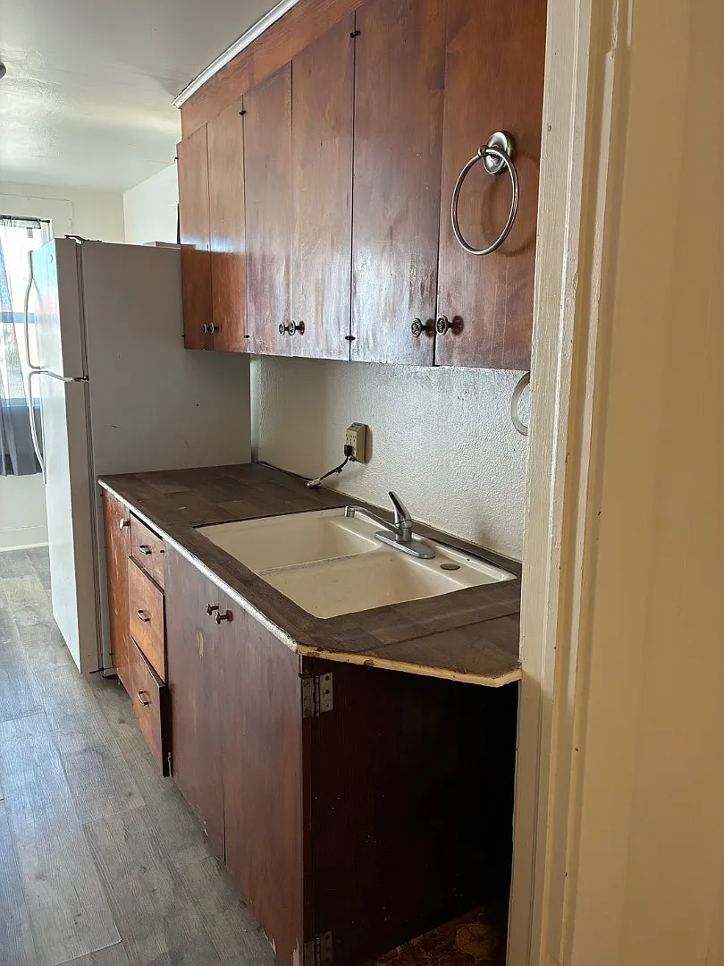 1312 Hansen Ave — Photo 1
