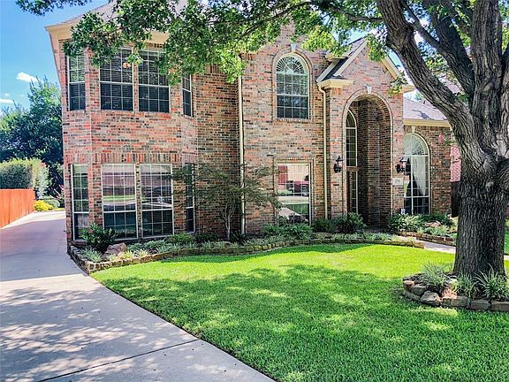 2nd image of 2704 Chase Oak Dr