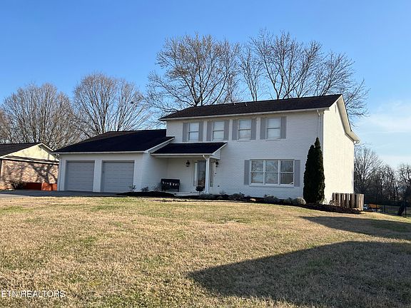 2nd image of 1530 Carowinds Cir