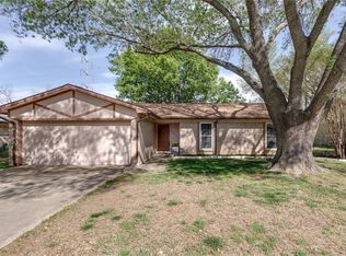 2924 Highgate Ln, Bedford, TX 76021