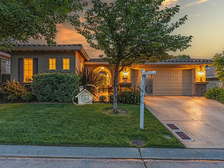 4005 Royal Troon Dr — Photo 2