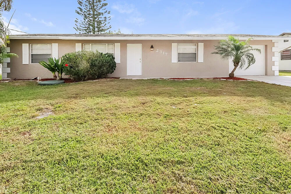 3 bed, 2.0 bath, 1446 sqft, $2,415 — Photo 4