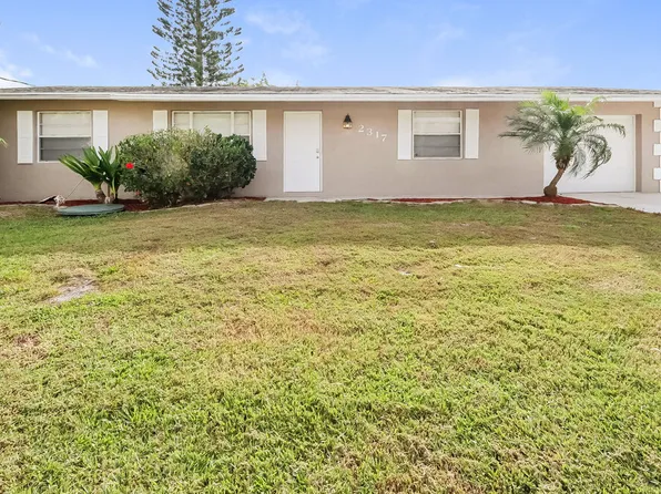 2317 SE Leithgow St, Port Saint Lucie, FL 34952