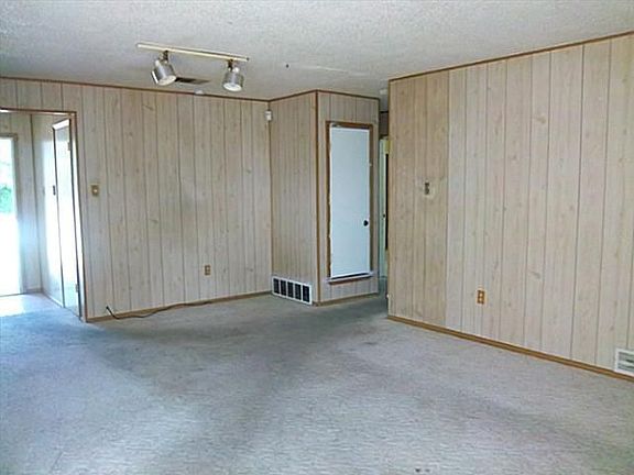 5th image of 2762 Eddie Pl