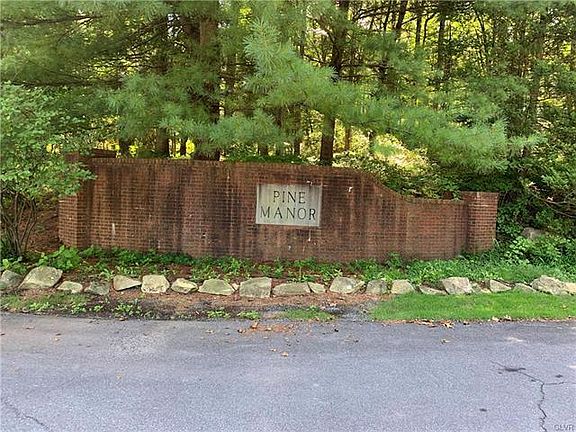 3rd image of 190 Pine Manor Dr