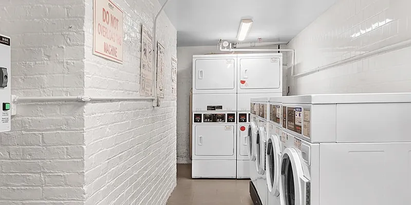 Rented by REZI | media 152