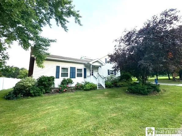 5181 W Main Rd, Fredonia, NY 14063