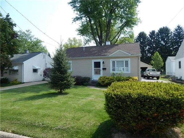 1040 Park Ave NE, North Canton, OH 44720