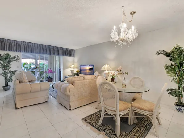 45 SE 13th Street #B2, Boca Raton, FL 33432