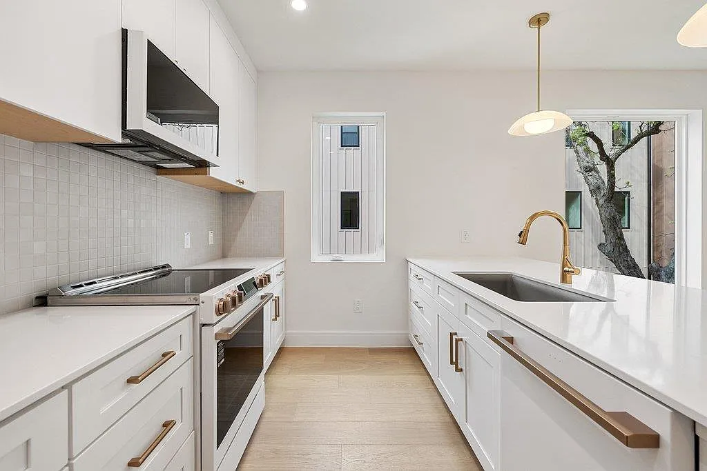 2 bed, 3.0 bath, 1884 sqft, $4,495 — Photo 1