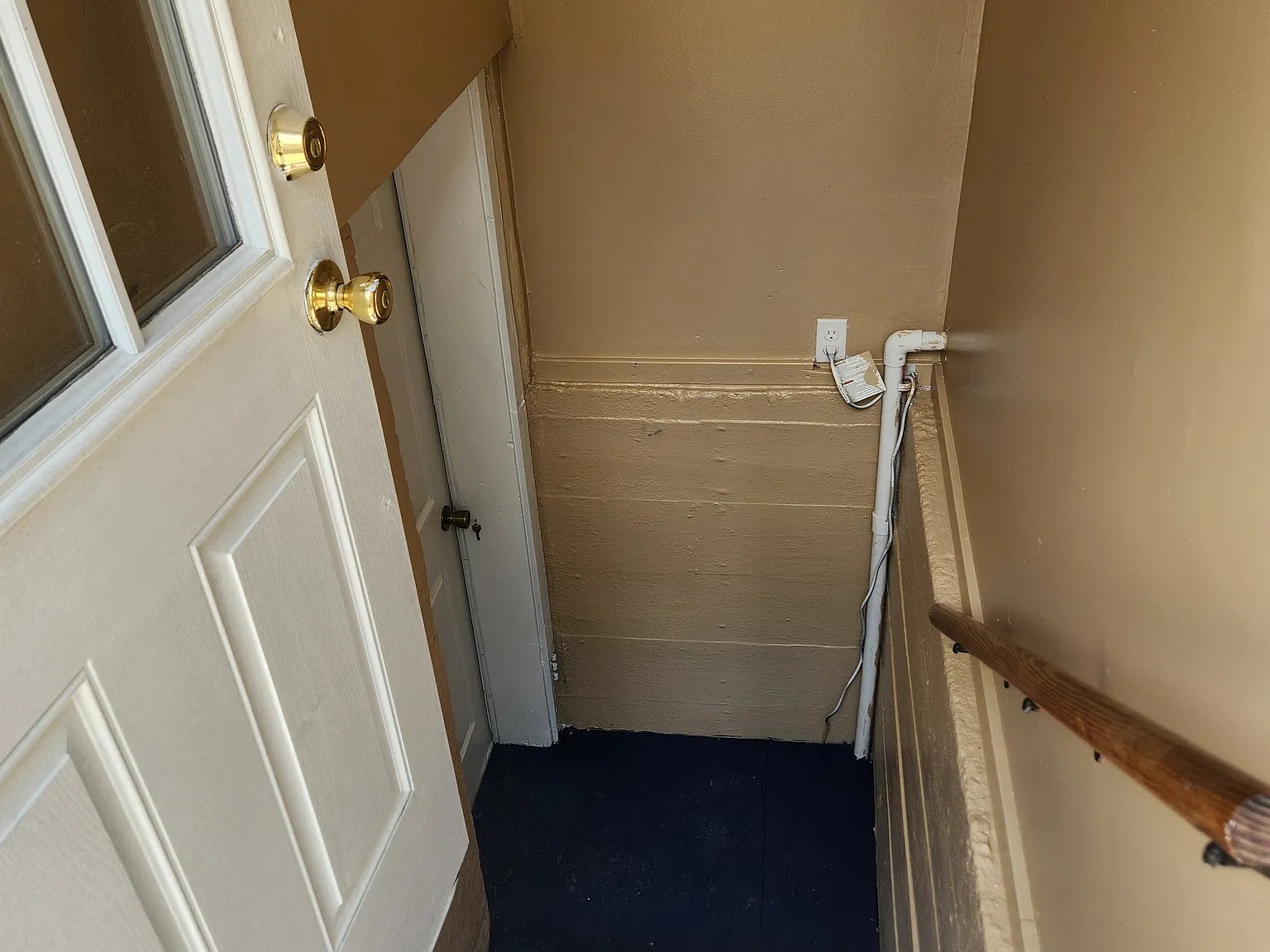 Studio, 120 sqft, $700 — Photo 1