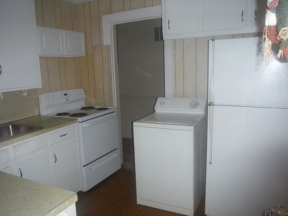 4th image of 213 Pine St