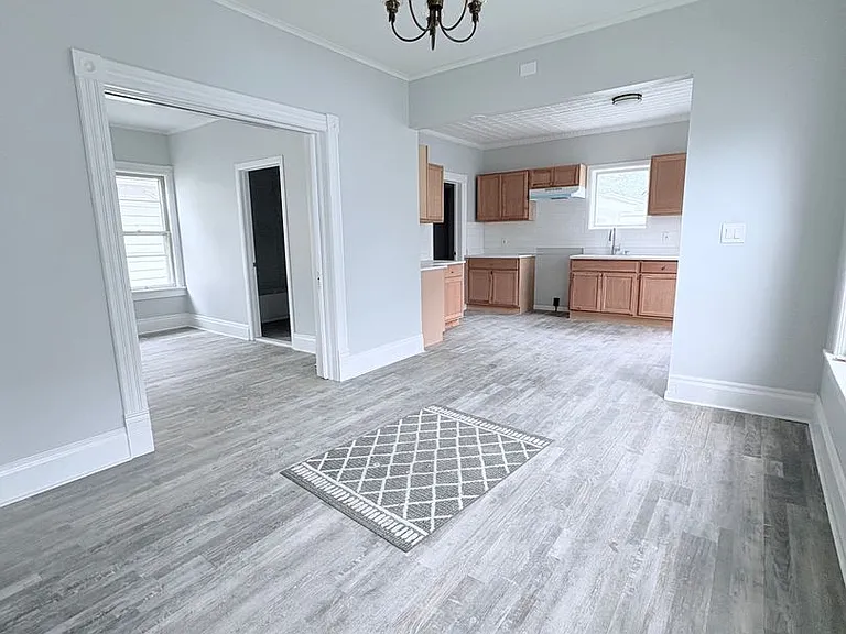 409 Healy Ave — Photo 5