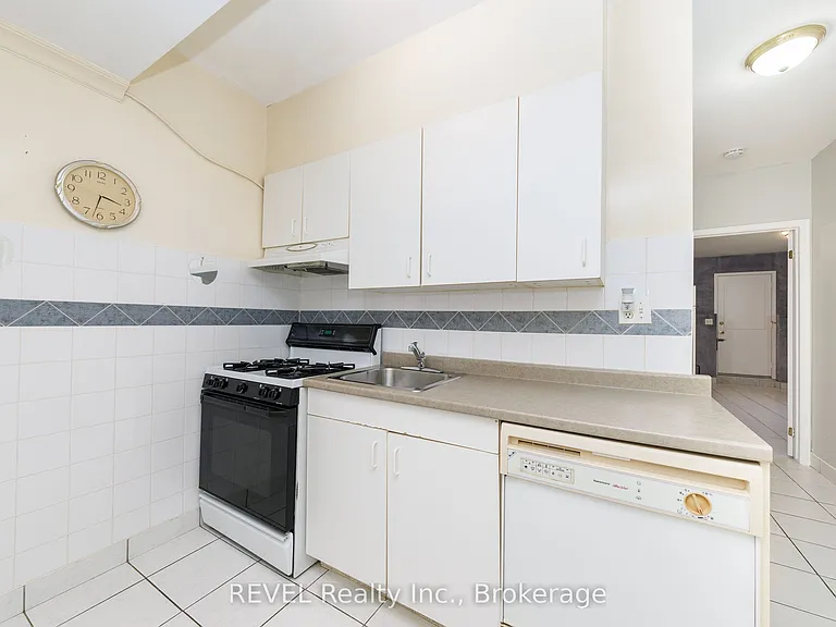 7470 Alex Ave #BASEMENT — Photo 10