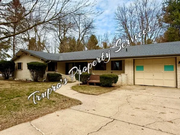 2715 E Shawnee Rd, Berrien Springs, MI 49103