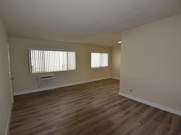 5th image of 454 W Elk Ave #4