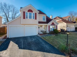 63 Washington Ave, Streamwood, IL