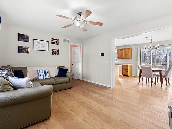 5th image of 1016 W Villas Dr