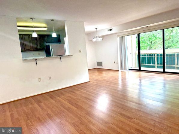 6133 Leesburg Pike APT 301, Falls Church, VA 22041